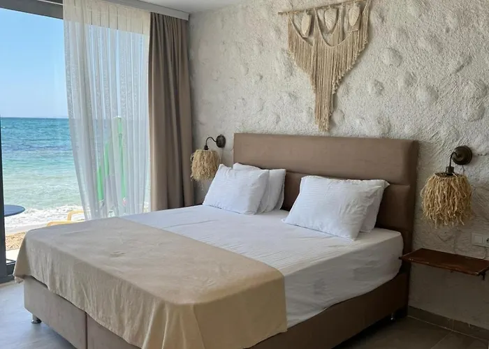 Aporte 酒店 Çeşme